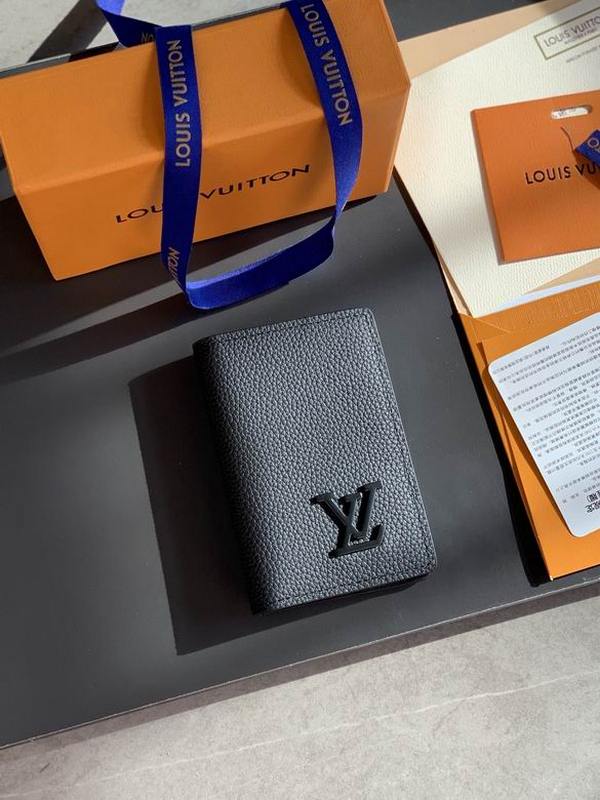 LV Wallets 179